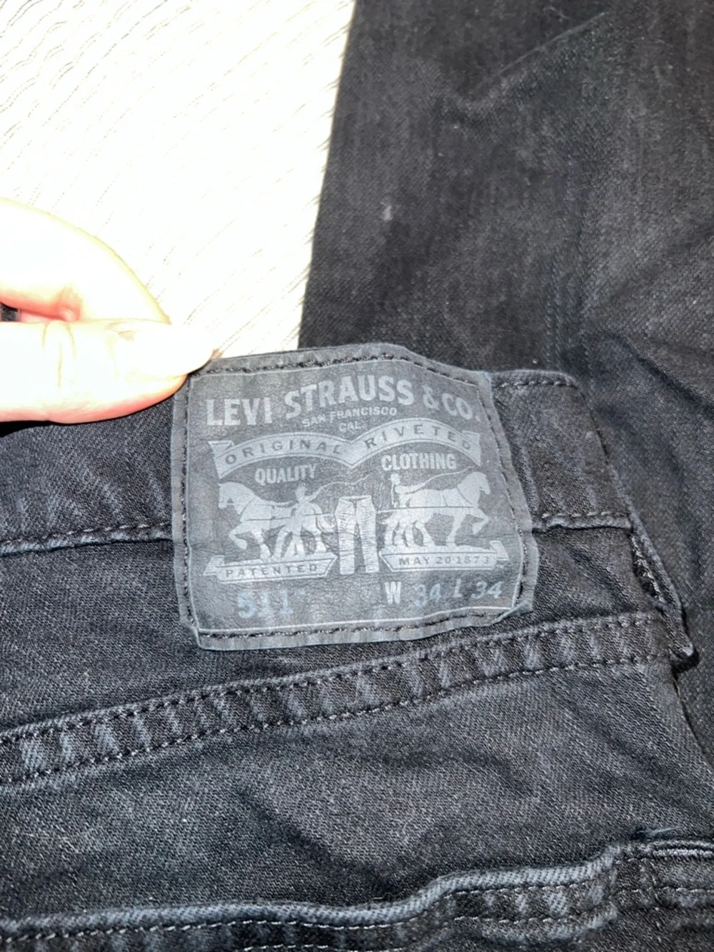 Levi 511s Black Slim Straight Jeans - Picture 3 of 6